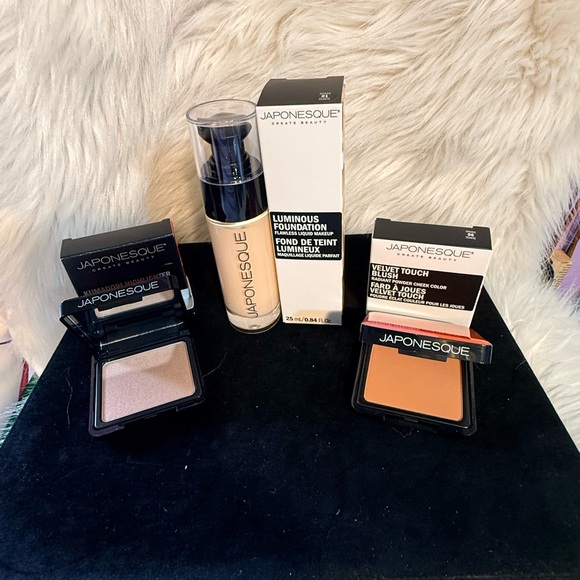 Japonesque Bundle Luminous Foundation Velvet Touch Blush Finishing POwder